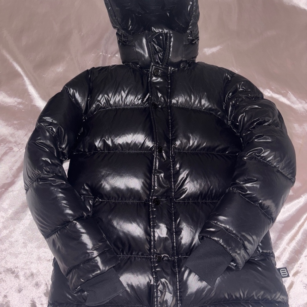 Shiny Black Aritzia super Puff Jacket with Hood 💎